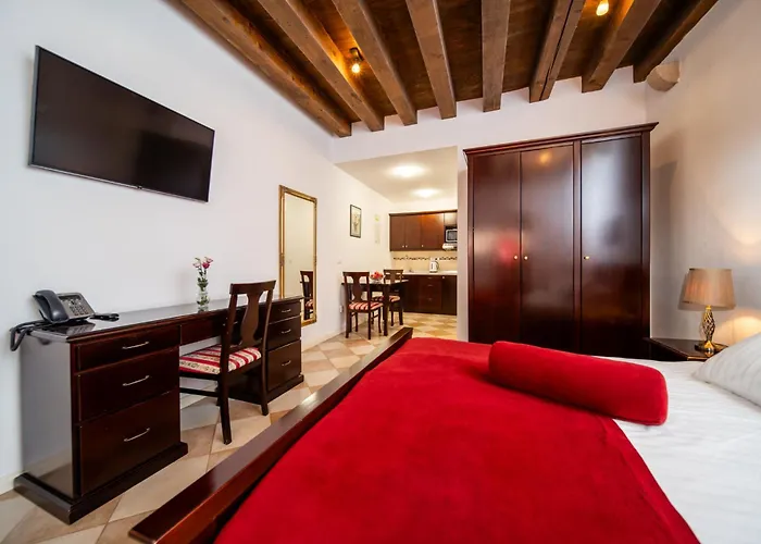 Sunce Palace Apartments With Free Offsite Parking