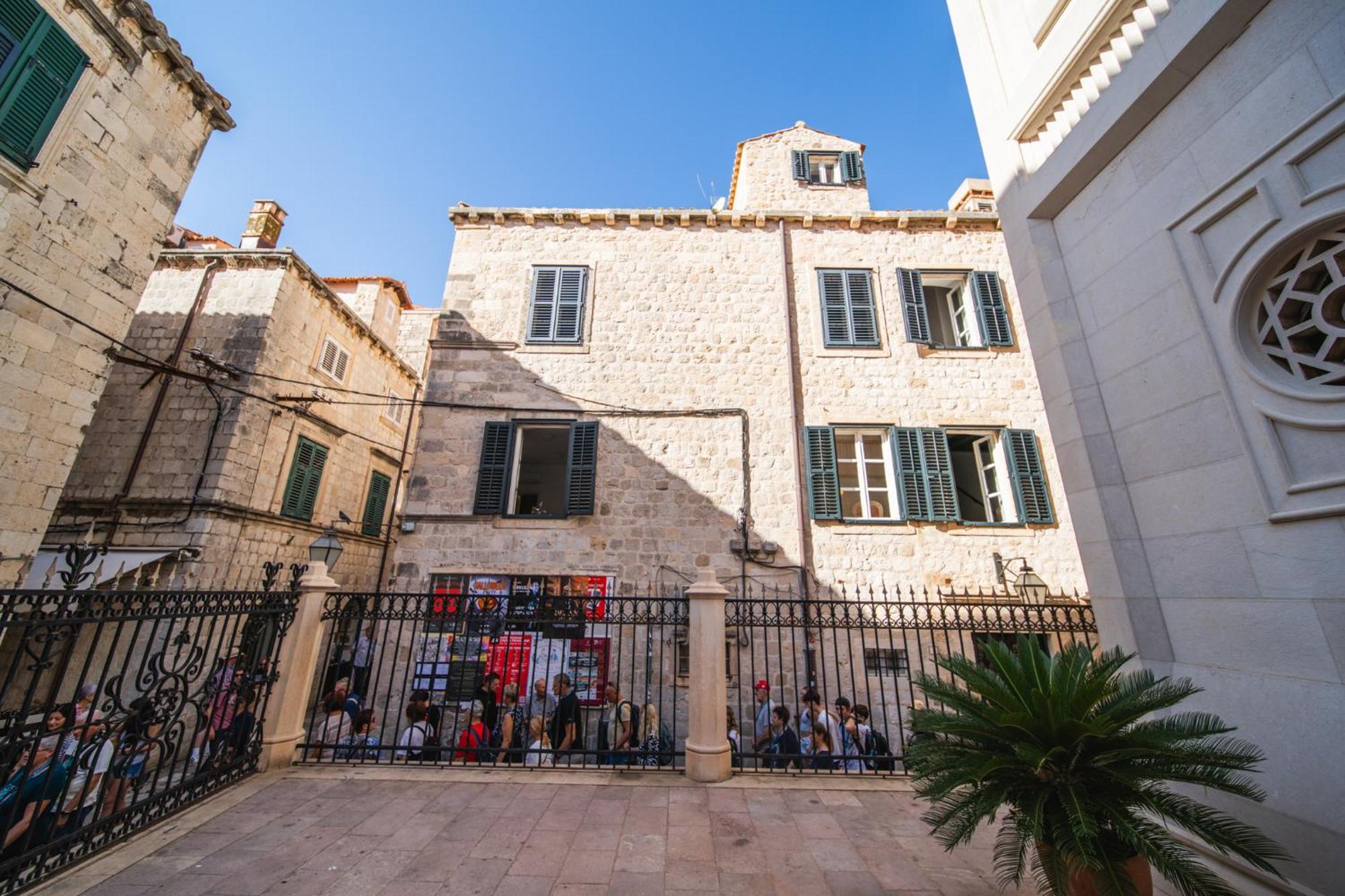 Sunce Palace With Free Offsite Parking