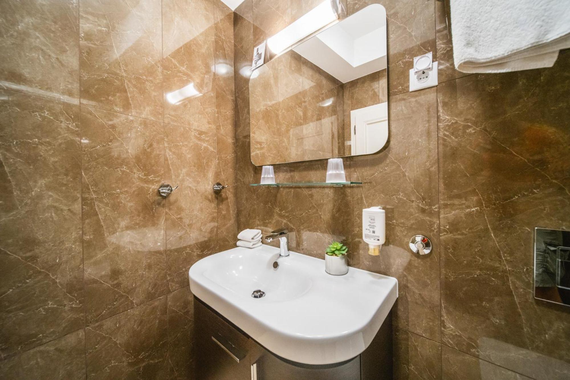 Sunce Palace With Free Offsite Parking * Dubrovnik