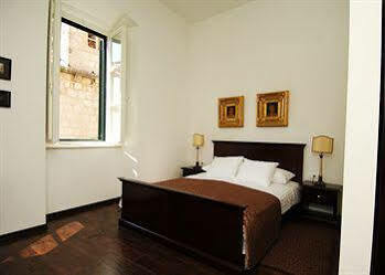 Sunce Palace With Free Offsite Parking Apartment *