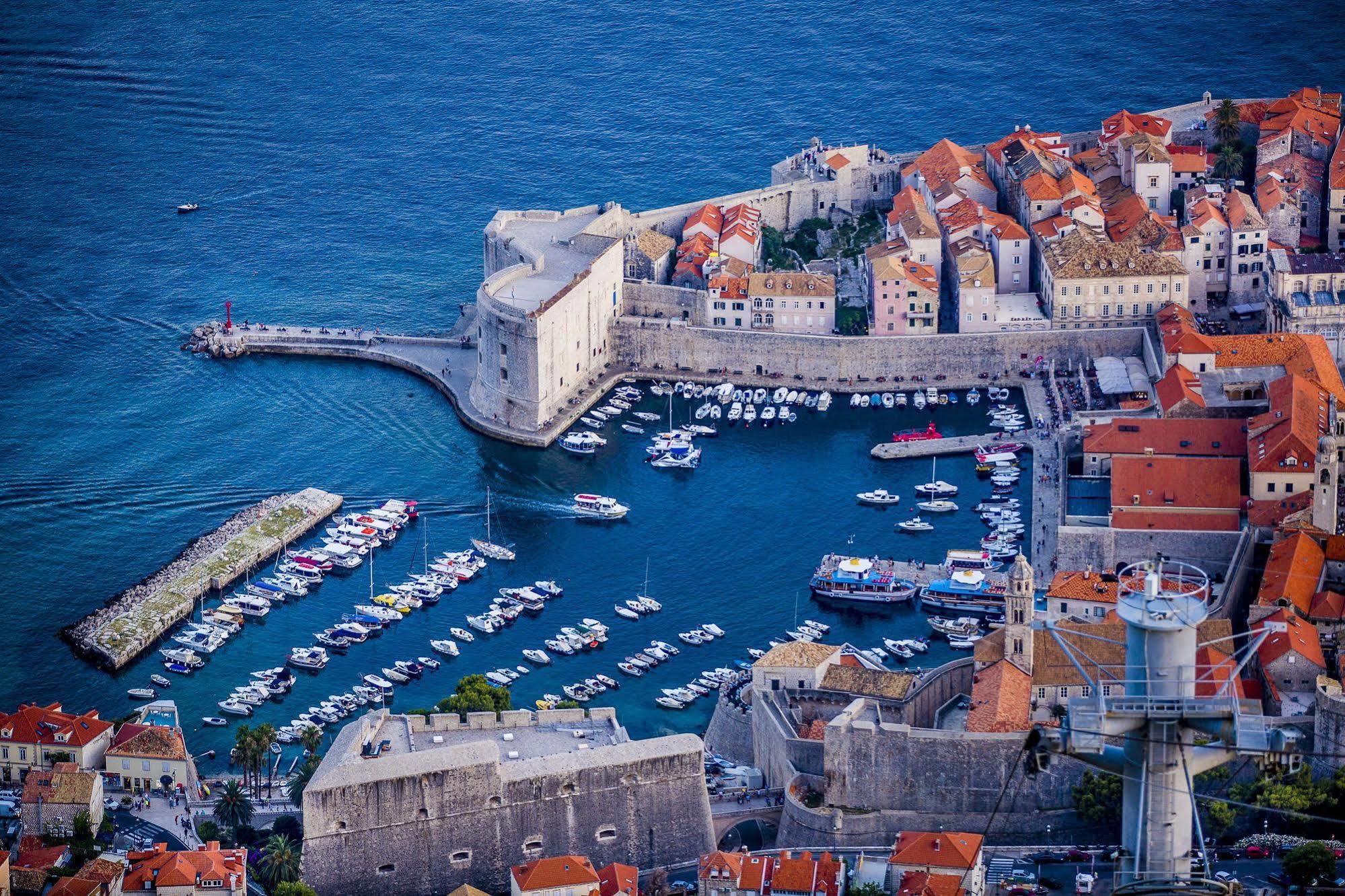 Sunce Palace With Free Offsite Parking Leilighet